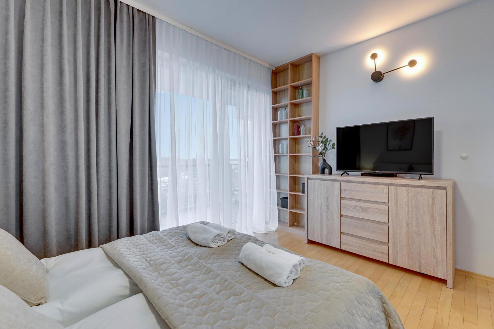 Nad Stawem By Downtown Apartments Gdansk Bagian luar foto