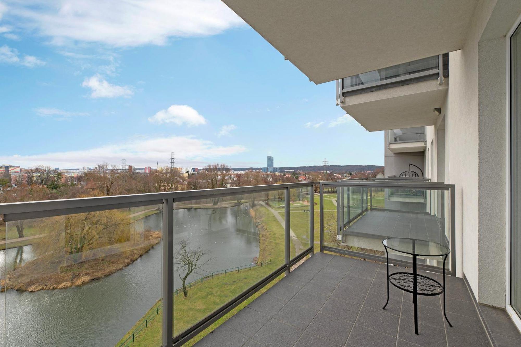 Nad Stawem By Downtown Apartments Gdansk Bagian luar foto